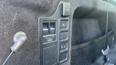 Land Rover Discovery 3.0 D300 R-Dynamic SE 5dr Auto Diesel Station Wagon